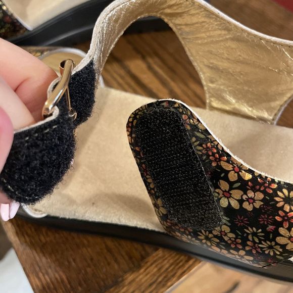 Alegria By PG Lite Sandals Womens 41 Morgyn Strappy Gold Flowery - Picture 6 of 11